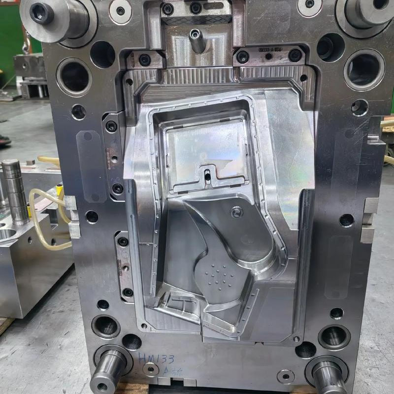 इंजेक्शन मोल्ड आवेषण का अनुप्रयोग